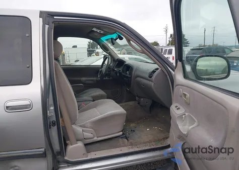 2002 Toyota Tundra Sr5 V8 z USA, uszkodzony, nr VIN 5TBRT34132S235262
